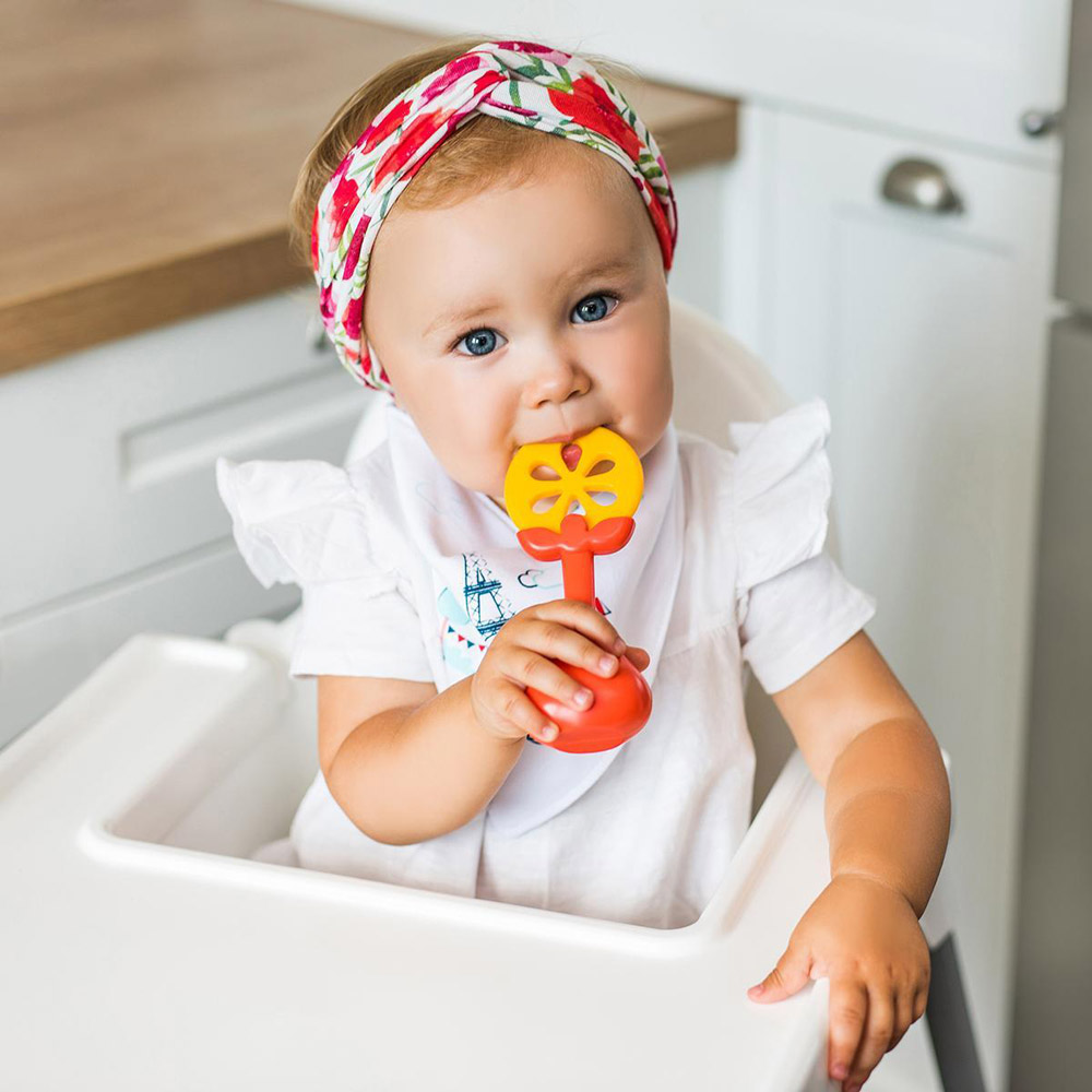 BabyOno csörgő rágóka narancs 499/01